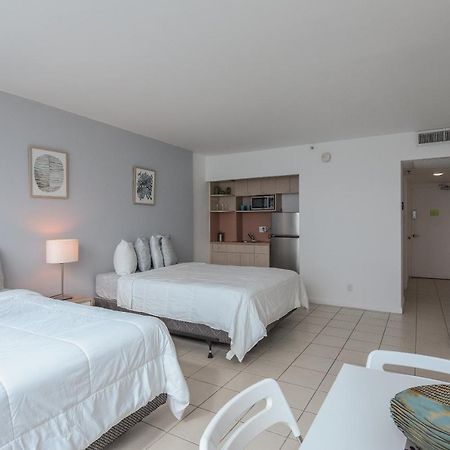Castle Beach Suites By Vacation Media Miami Beach Exterior foto