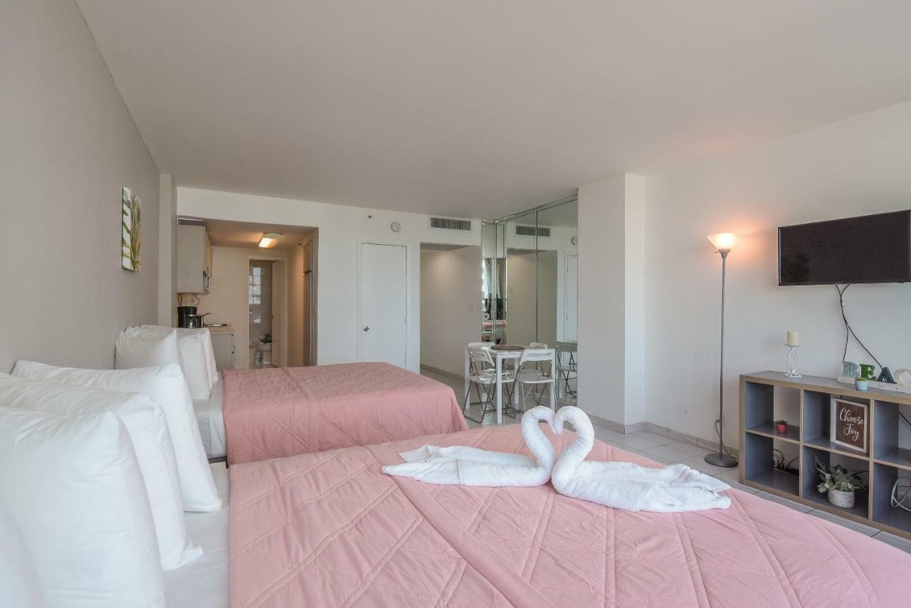 Castle Beach Suites By Vacation Media Miami Beach Exterior foto