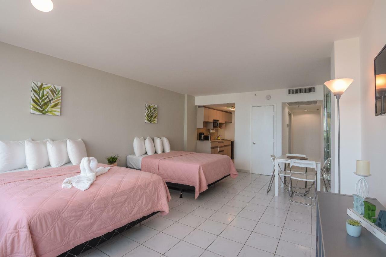 Castle Beach Suites By Vacation Media Miami Beach Exterior foto